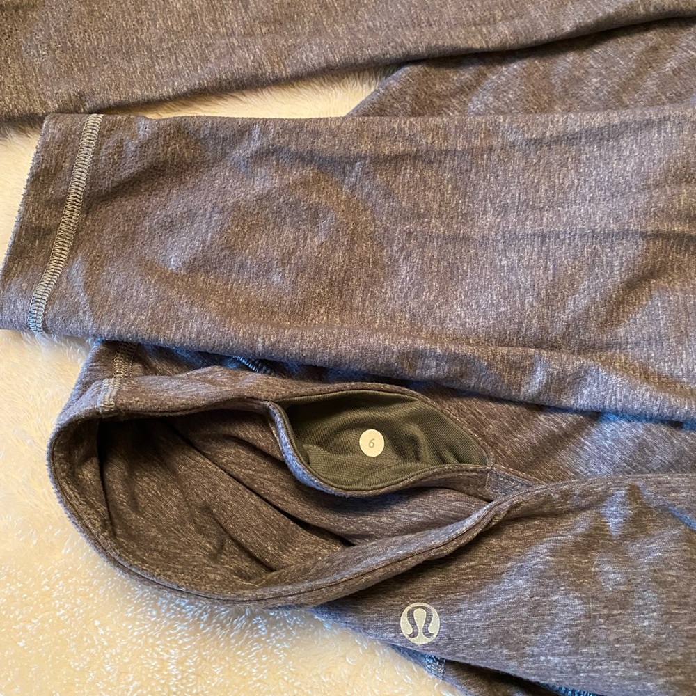 Lulu lemon size 6 leggings light gray